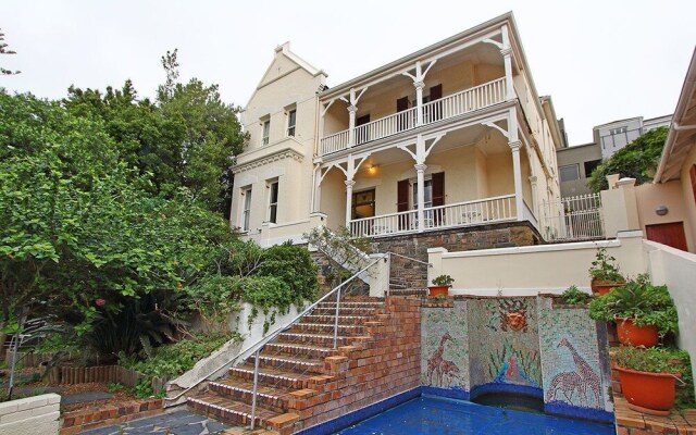 Hillcrest Manor Guesthouse