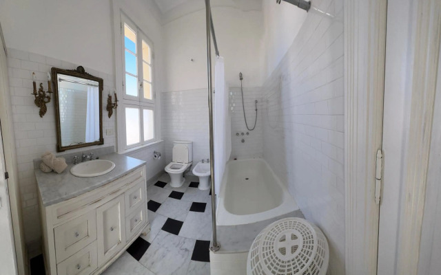 Beautiful apartment in Plaza Dorrego, San Telmo