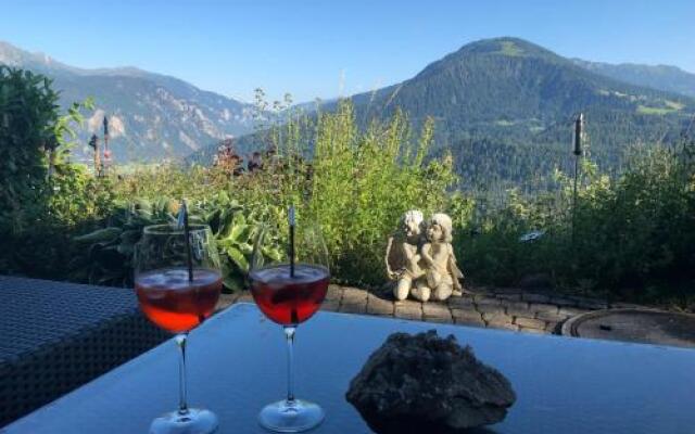 Ferienwohnung mit Sicht auf die Berge (Nähe Flims/Laax)