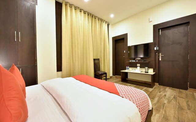 OYO 12770 Hotel Mirage Residency