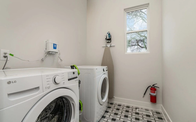 Trinity Beats-private Rooftop Deck-east Nashville