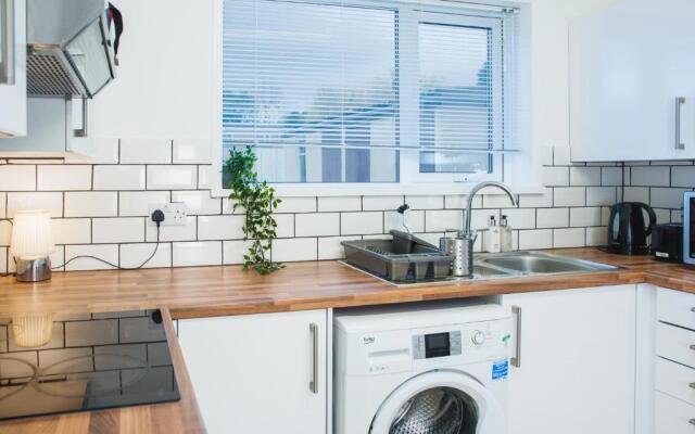 MyCityHaven The KingsWeston - flexible home sleeps 7