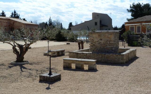 appart cosy avec son exterieur chaleureux,piscine et parking prive