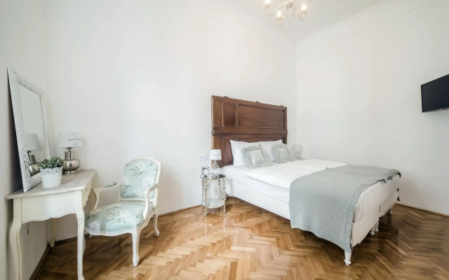 House Beletage-Boutique Hotel