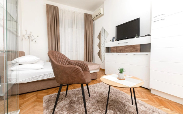 1st Belgrade Apartment