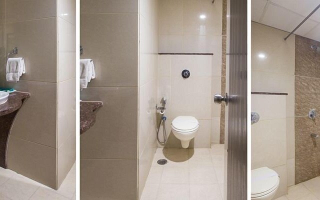 Hotel City Square by KeyMagics