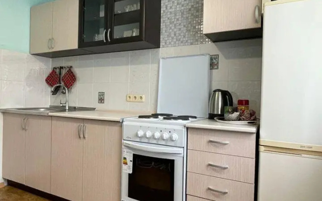 Gold Apart (Gold Apart) on the University Embankment 36B