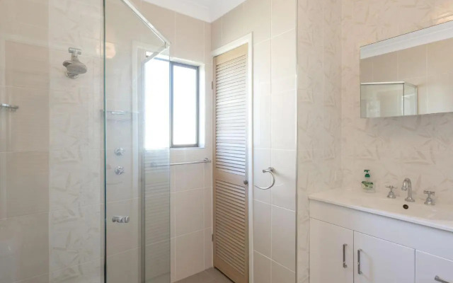 Pacific Pines Unit 5