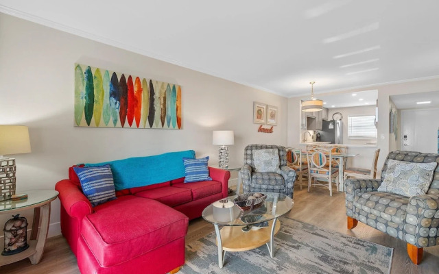 Sea Coast Gardens III 110