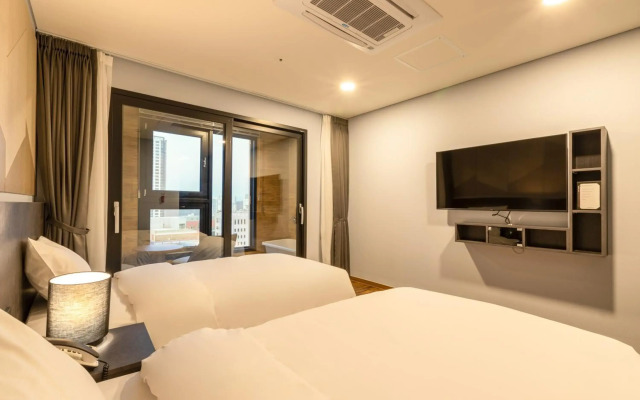 Urbanest Hotel