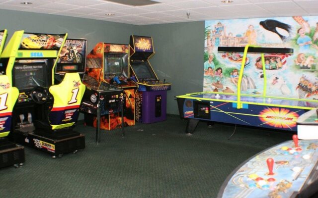 Holiday Inn & Suites Across From Universal Orlando by IHG