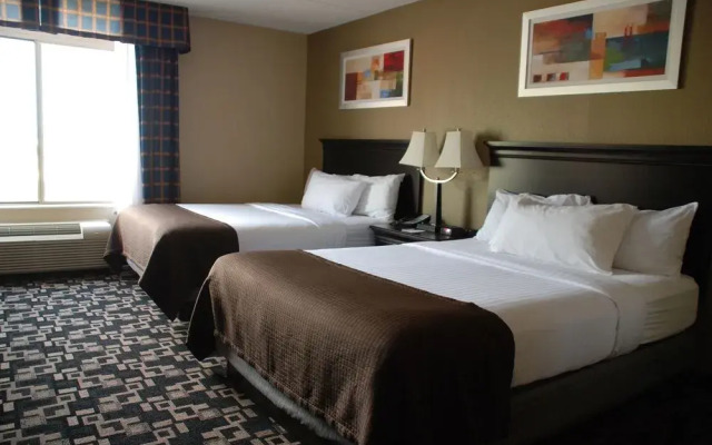 The Plaza Hotel & Suites Winona