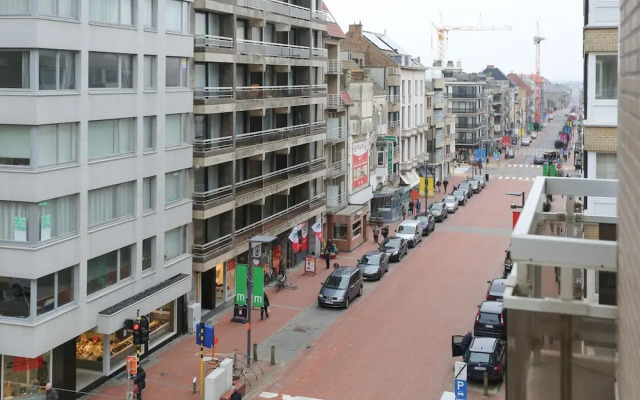 Spacious Coastal Retreat