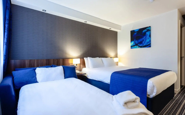 Holiday Inn Express Edinburgh Airport by IHG