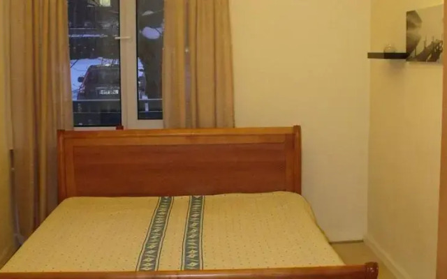 Roosikrantsi 8 City Center Apartment