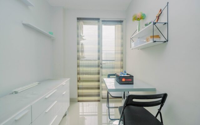 Minimalist and Posh 1BR The Oasis Cikarang Apartment