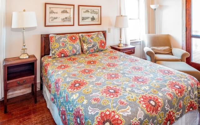 Hillcrest - 4 Br Home