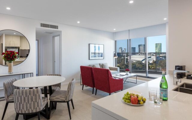 Meriton Suites Carter Street