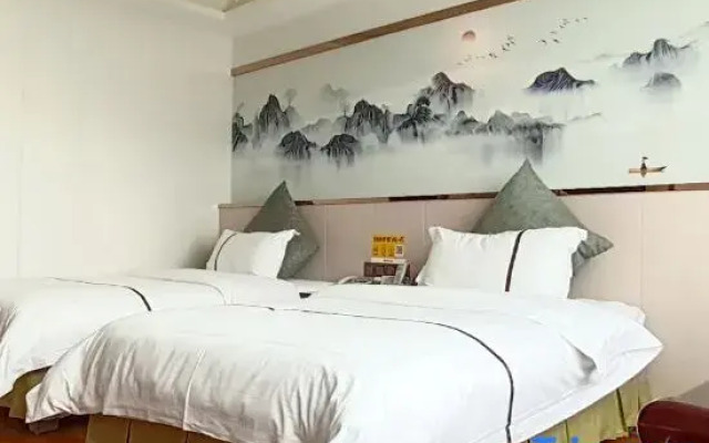 Yilong Hotel