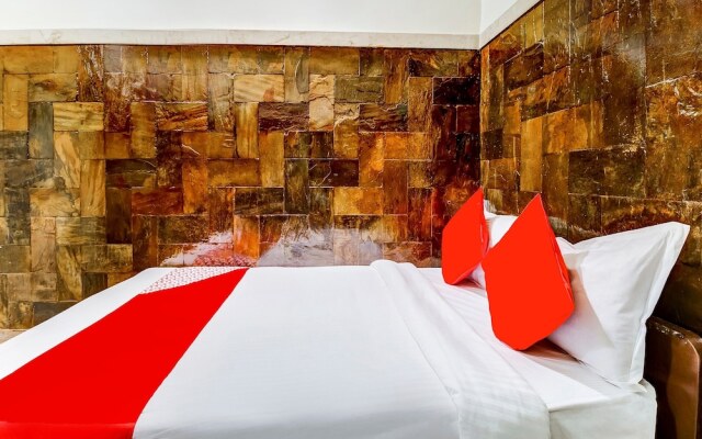 Hotel Dreamland by OYO