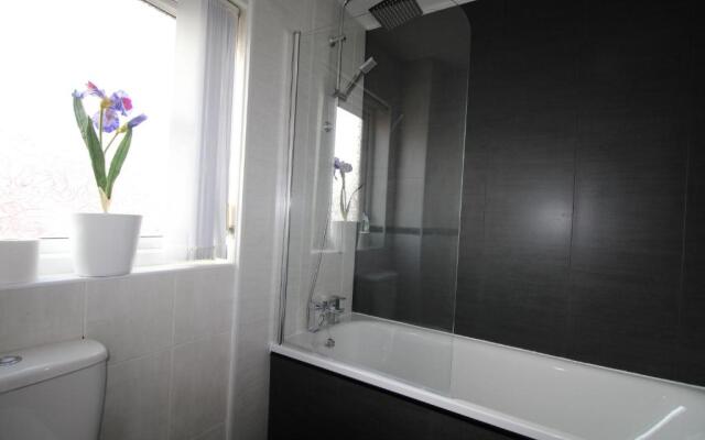 Anjore House - Modern Serviced Apartment in Belfast