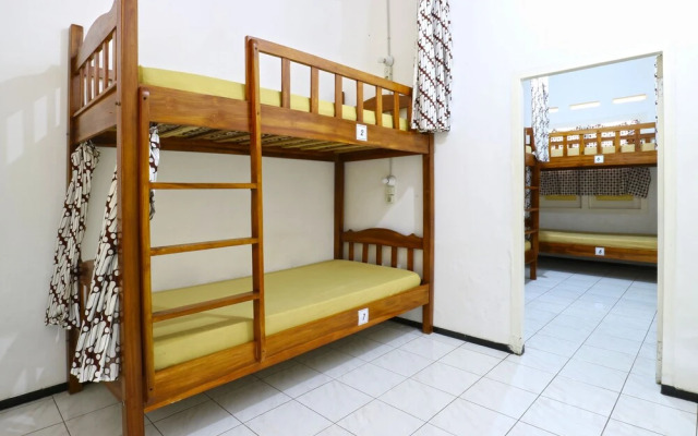 Rumah Larasati - Hostel