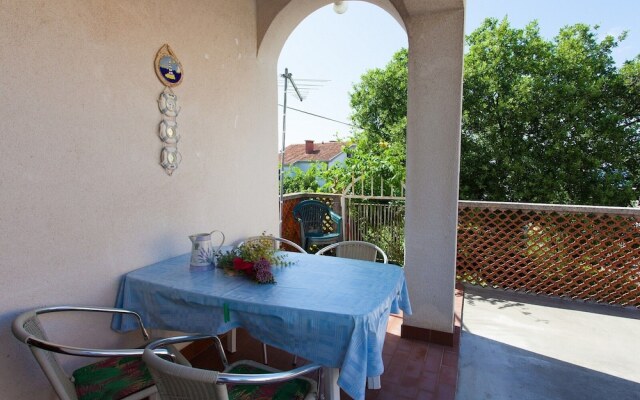 Spacious Apartment With Terrace, Near the Beach