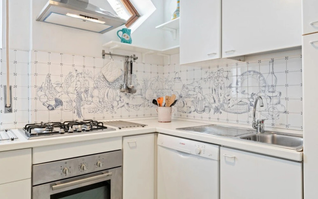 Vietri sul Mare Roomy Flat with Parking