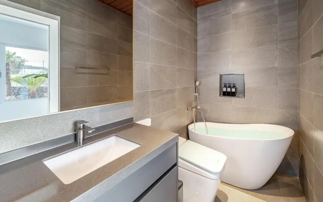 Jeju Themoon Poolvilla