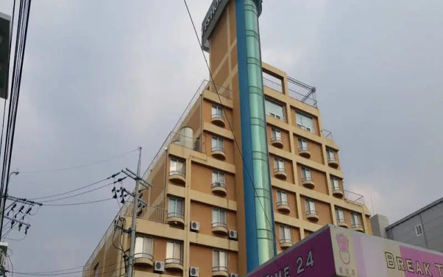 Yes Hotel