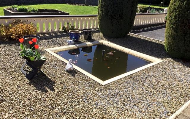 Weir view Bed and Breakfast