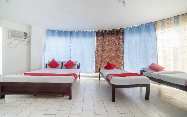 Oyo 200 Ponce Suites Art