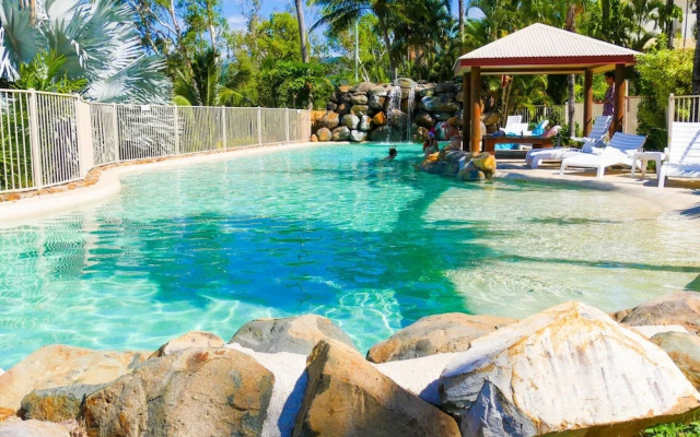 Spa Haven Deluxe 17A