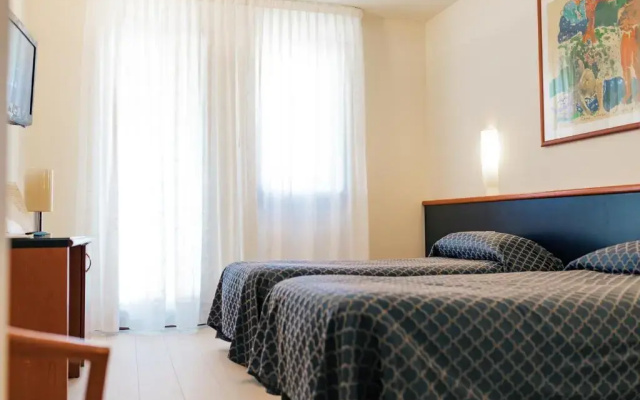 Hotel Crystal