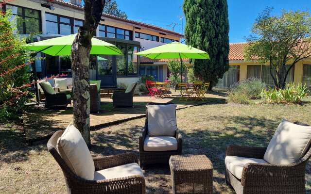 Kyriad Angoulême Nord Champniers - Hôtel & Résidence