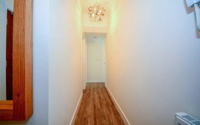 Flat 7 Bluebridge Court