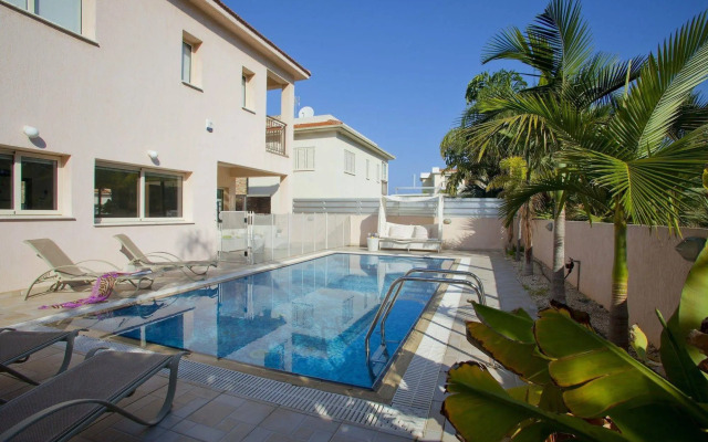 Michelle Pernera Villas