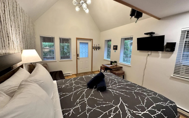 West Coast Cabin