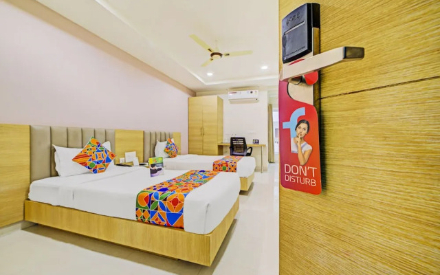 OYO 14745 Veeraj Suites