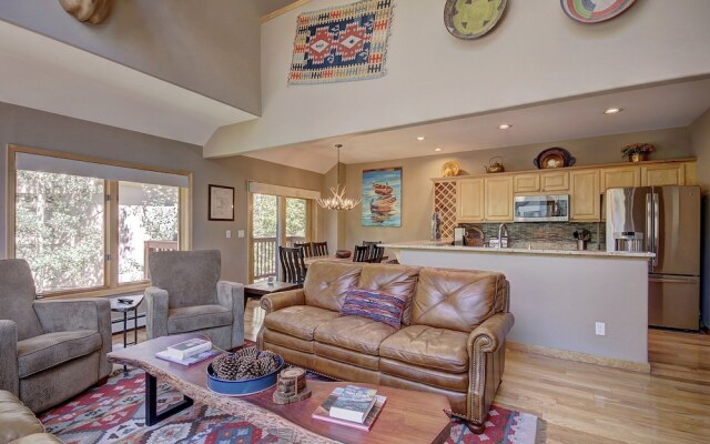 Tall Pines Lodge 4 Bedroom Townhouse by RedAwning