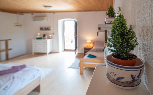 Beautiful Home in Rava With Wifi and 1 Bedrooms