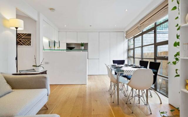 Beautiful 2bdr/2bath Apt in Mayfair, 3mins to Tube