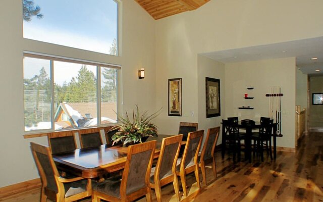 The Pine Tree Lodge