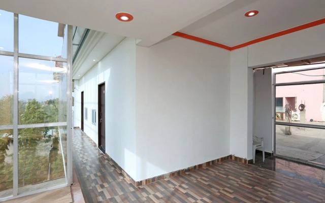 OYO 15492 Hotel Dolly