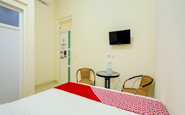 OYO 90173 Innapp Tenggilis Family Residence