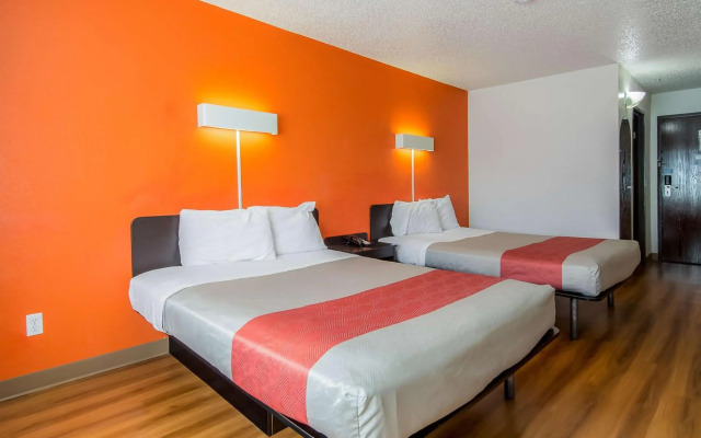 Motel 6 Dallas, TX - North - Richardson