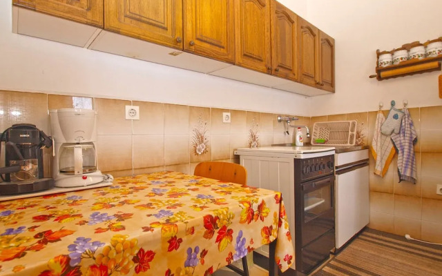 Apartment 1586