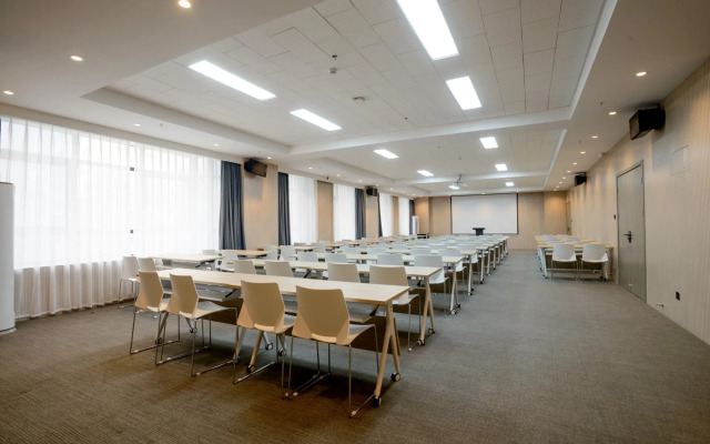 Hanting Premium(Xinyi Road, Zhengzhou East Railway