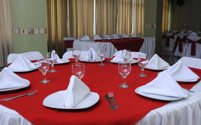 Hotel Arcos del Parque