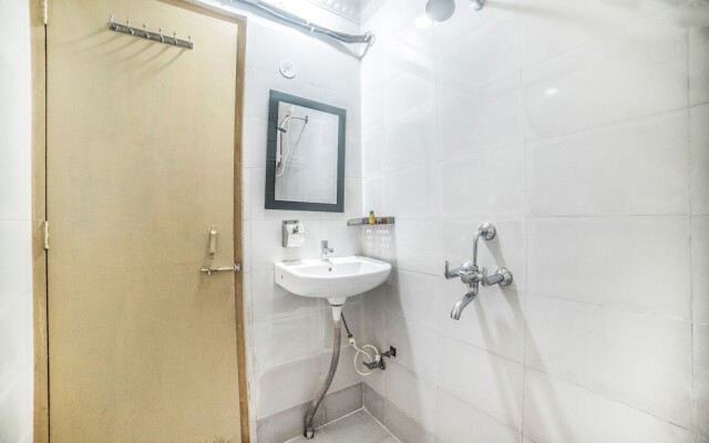 FabHotel R D Green